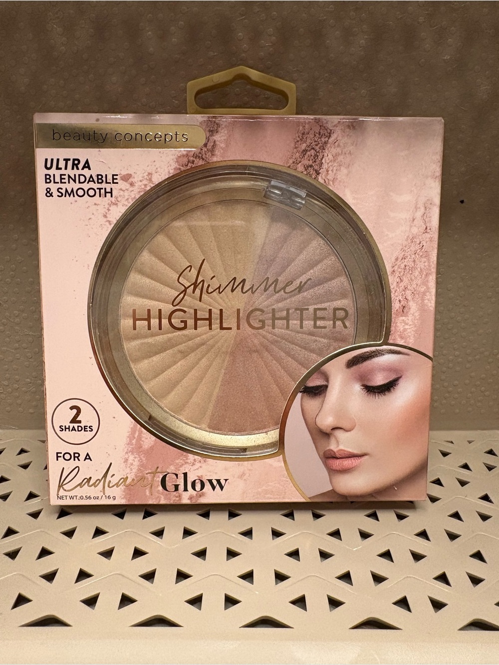 ✨ NWT Beauty Concepts Shimmer Highlighter Duo Palette
